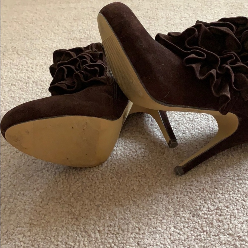 Brown Ruffle Heels - Picture 4 of 5